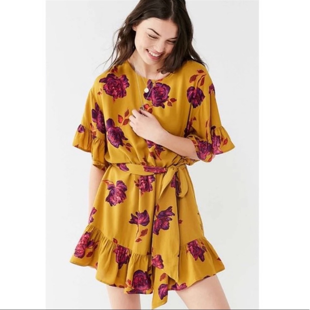 UO Yellow and Purple Floral Suddenly Spring Linen Ruffle Tie mini Dress Sz XS